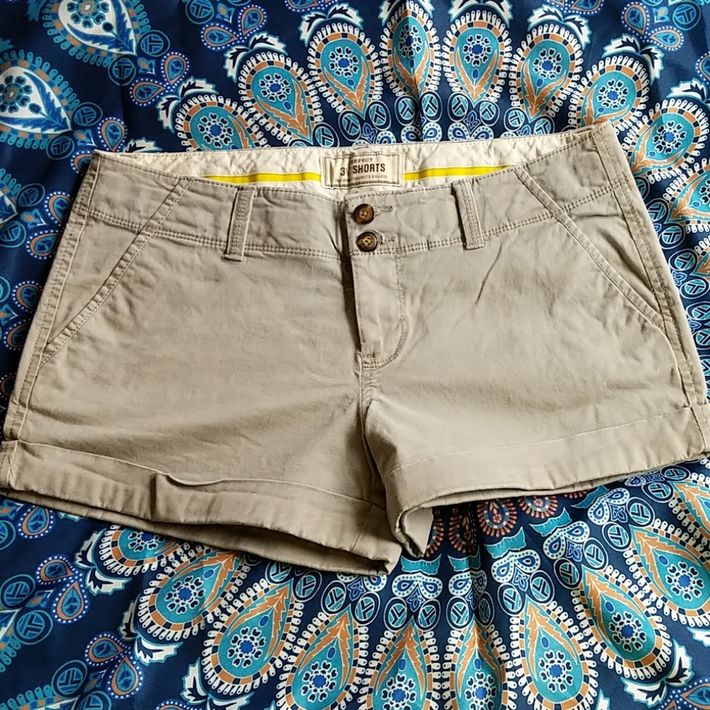 Old Navy 3 1/2" perfect Shorts size 6